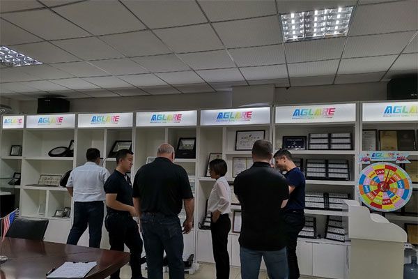 接待永利集团官网美国客户来造访我们！